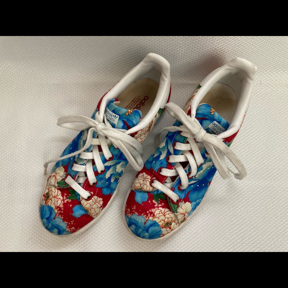 Women’s Stan Smith Adidas Hawaiian print US size 6
